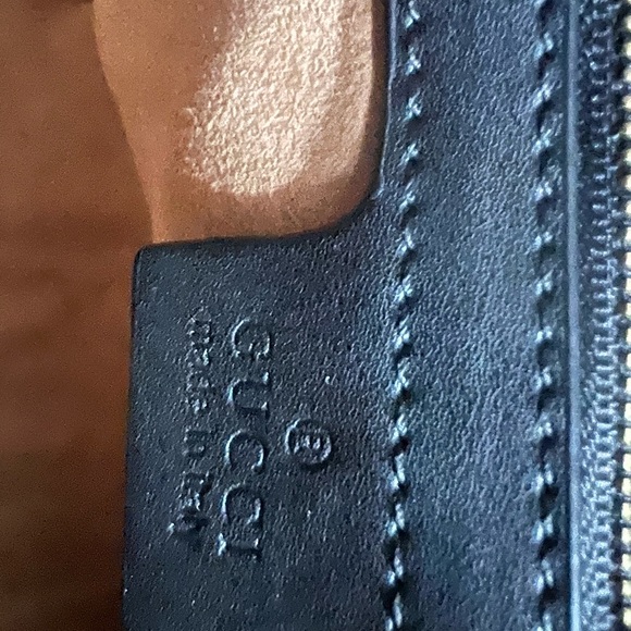 GUCCI GG MARMONT SMALL SHOULDER BAG - Picture 10 of 17
